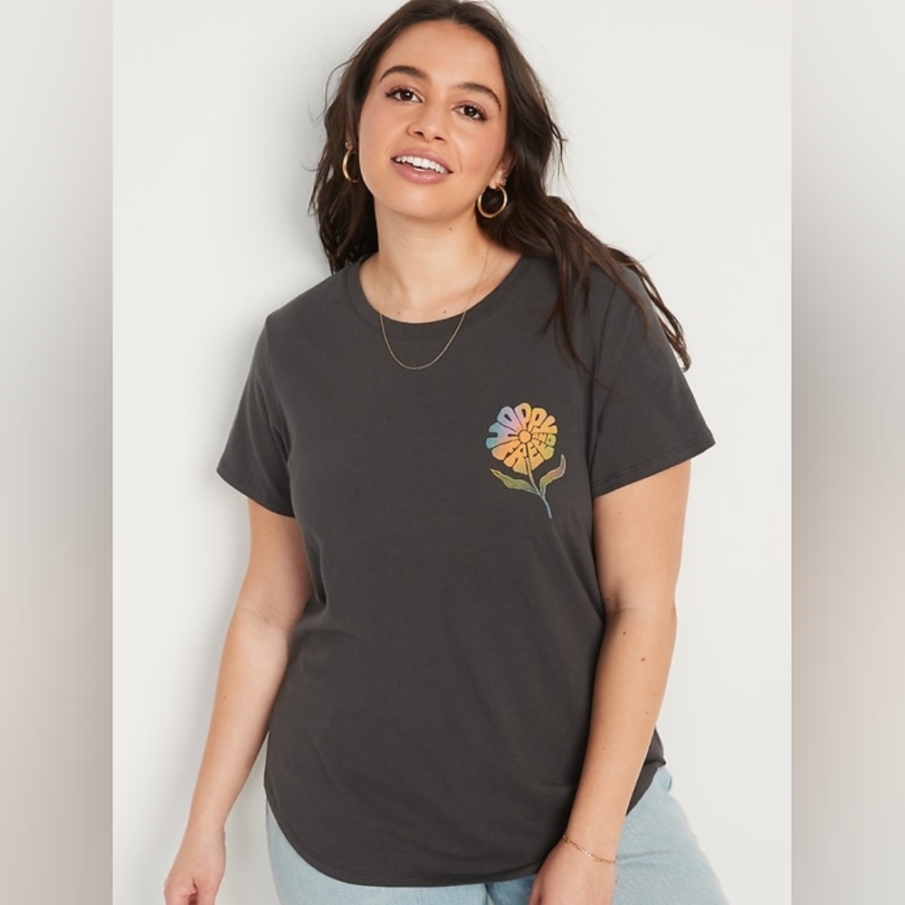 Old Navy EveryWear Graphic T-Shirt cactus flowers Sz L NWT
